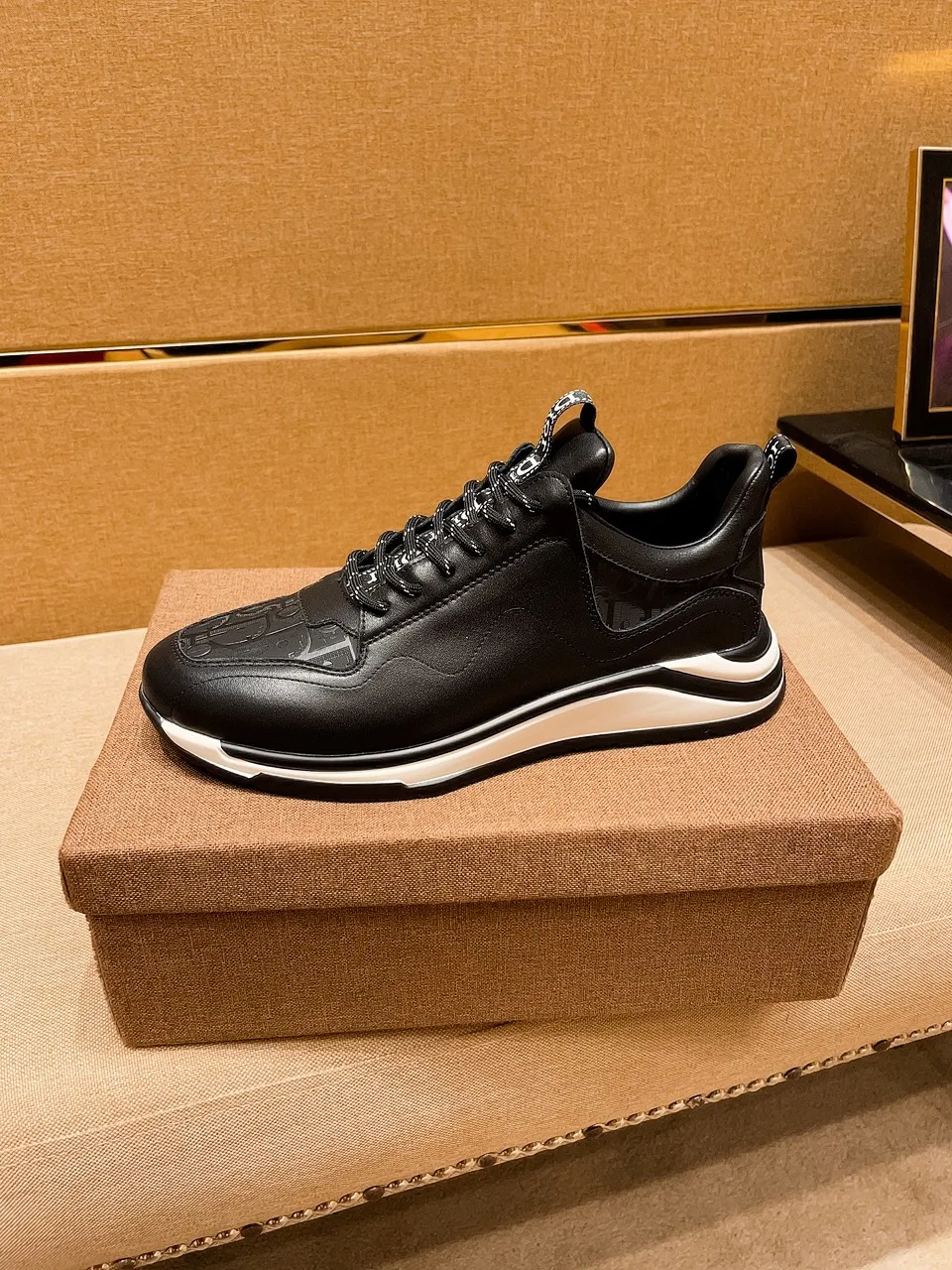 Men's shoes💰 420💰🔥[Dior]🔥High-end brand of men's shoes official website 1:1 latest masterpiece: the upper is made of Italian imported first-layer cowhide with a comfortable and breathable lining➕original non-slip and wear-resistant outsole🔥, making walking more convenient and comfortable! An exclusive new model, a stunning work, a beautiful 1:1 replica [color] compared to the official quality! Create a fashionable personality to set off your uniqueness! A must-have for trendy men! Classic🔥Size: Male 38-44 2⃣️colors available🔥
